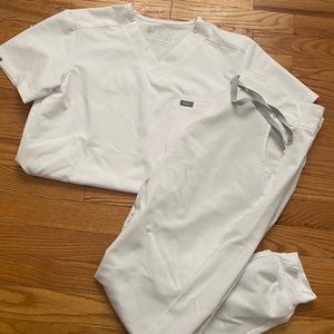 White figs core scrubs